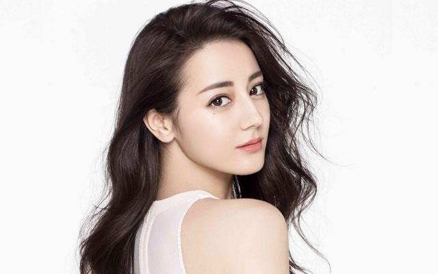 凌华终于承认了!我和曾毅有一种“特殊的关系”